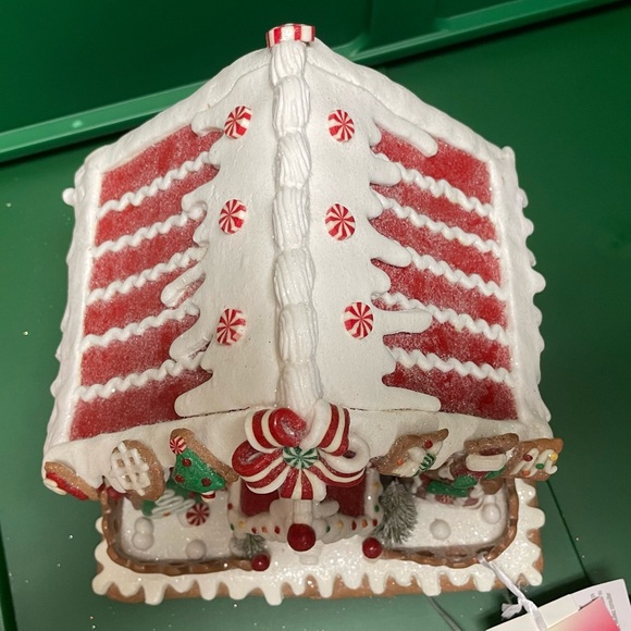 Gingerbread House - Picture 6 of 10